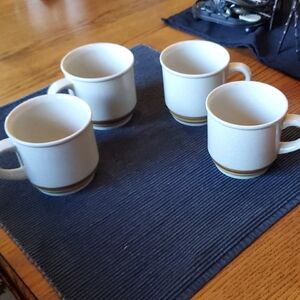 Elegant Cream Ceramic Mug Set